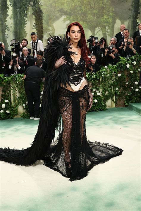 dua lipa deep fakes|Met Gala 2024: Crean imágenes falsas con IA de Rihanna, Katy。